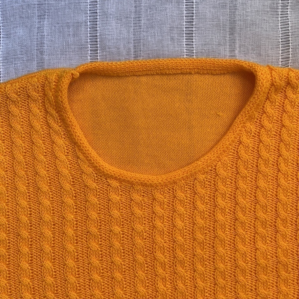 Vintage shirt sleeves marigold yellow crew neck sweater. - Picture 4 of 13